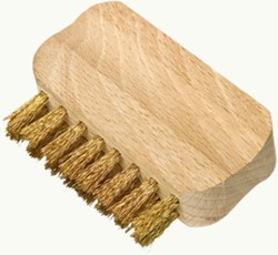 Brosse en fer modèle de poche